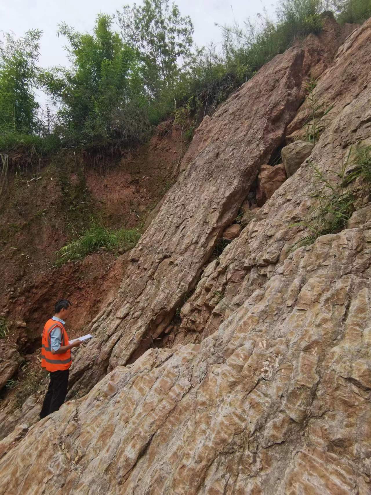 重任在肩，佳節(jié)亦然，順利完成蘆山、寶興震后首輪次生災(zāi)害應(yīng)急排查！