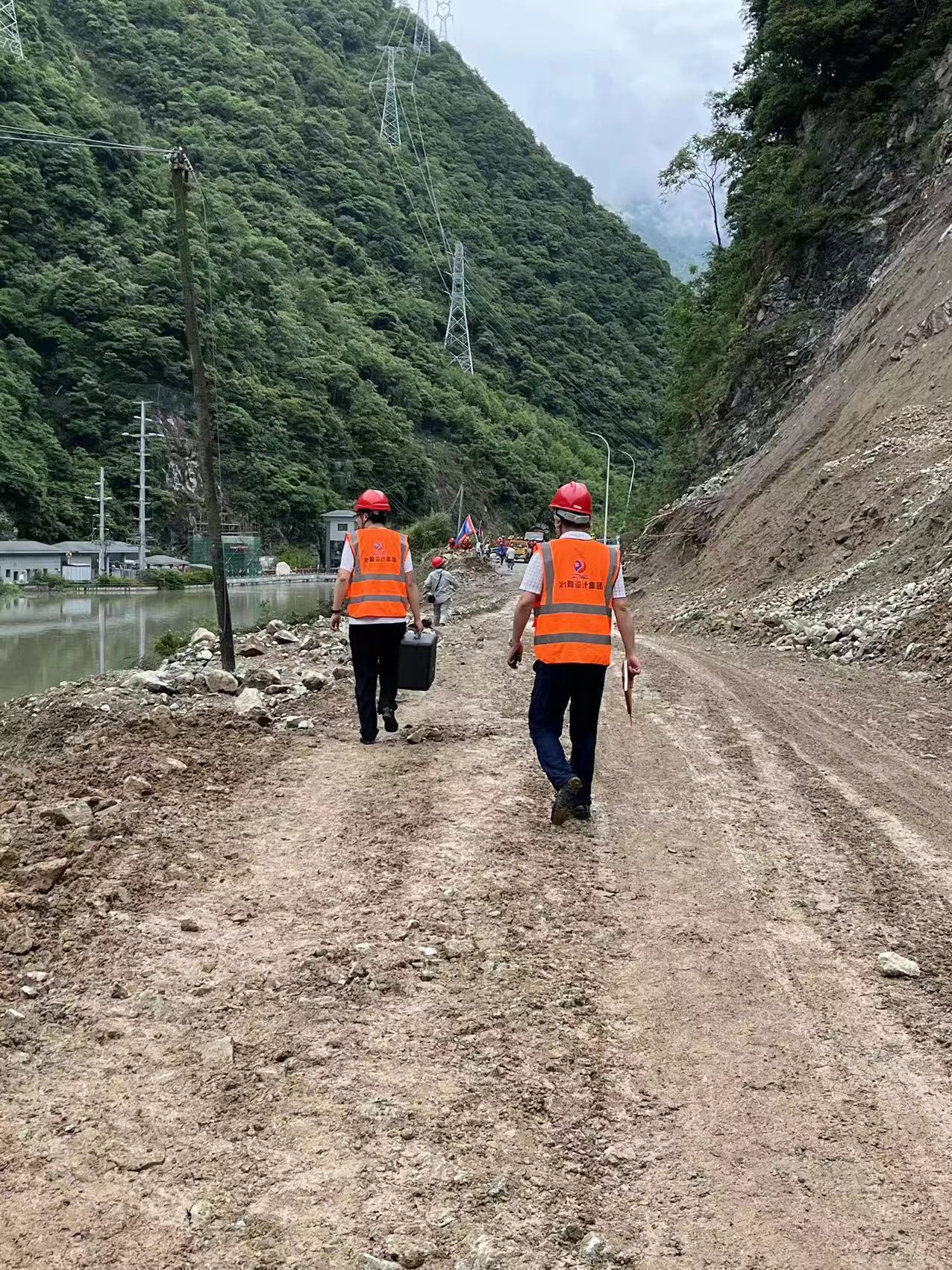 堅持不懈，錨定勝利，奮力投身下一階段地震地質(zhì)災(zāi)害排查！